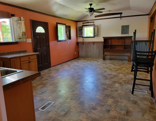 929 Pine Grove Road, Olympia, KY 40358