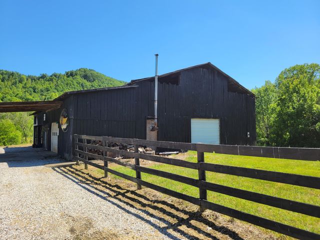 929 Pine Grove Road, Olympia, KY 40358