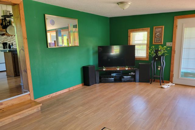 929 Pine Grove Road, Olympia, KY 40358