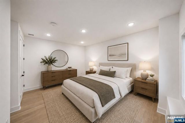 728 Undercliff Avenue, Edgewater, NJ 07020
