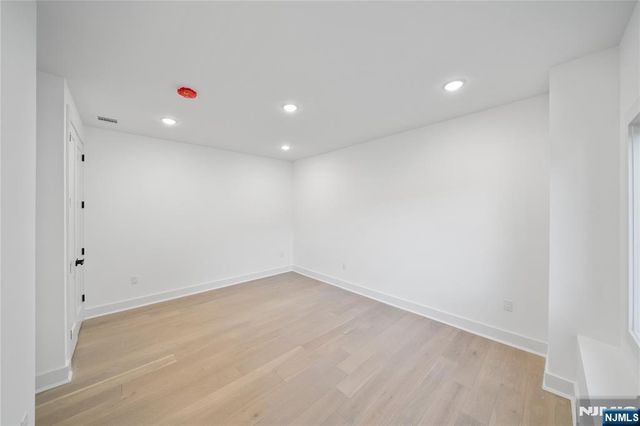 728 Undercliff Avenue, Edgewater, NJ 07020