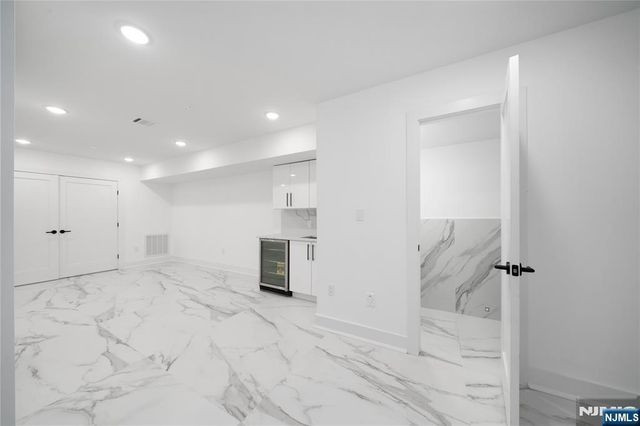 728 Undercliff Avenue, Edgewater, NJ 07020