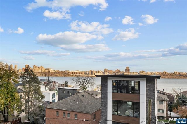728 Undercliff Avenue, Edgewater, NJ 07020