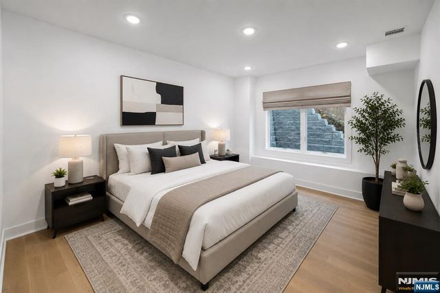 728 Undercliff Avenue, Edgewater, NJ 07020