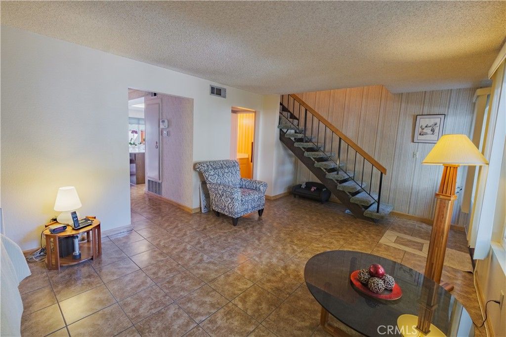 9567 Karmont Avenue, South Gate, CA 90280 — photo 5