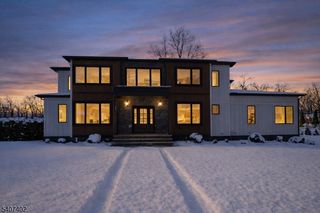 17 Penwood Rd, Livingston Twp., NJ 07039