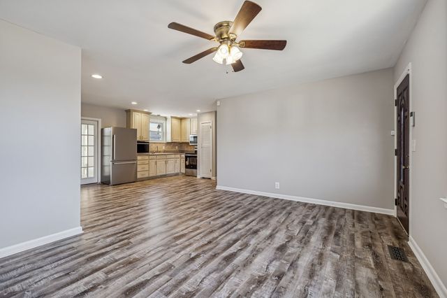 3520 Donna Kay Dr, Nashville, TN 37211