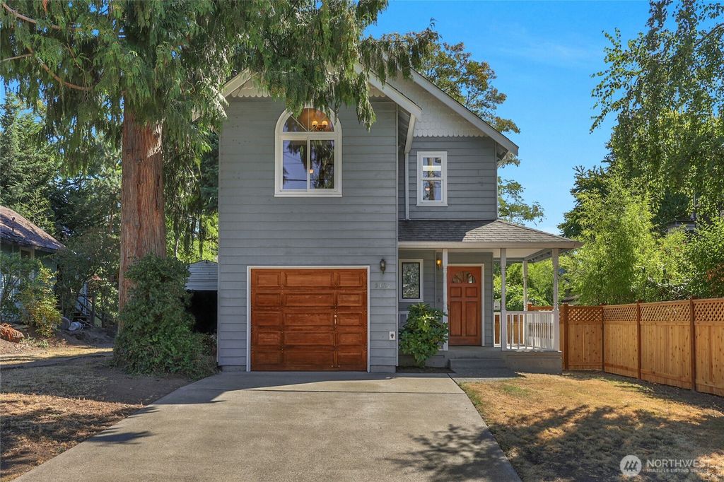 5122 26th Avenue NE, Seattle, WA 98105