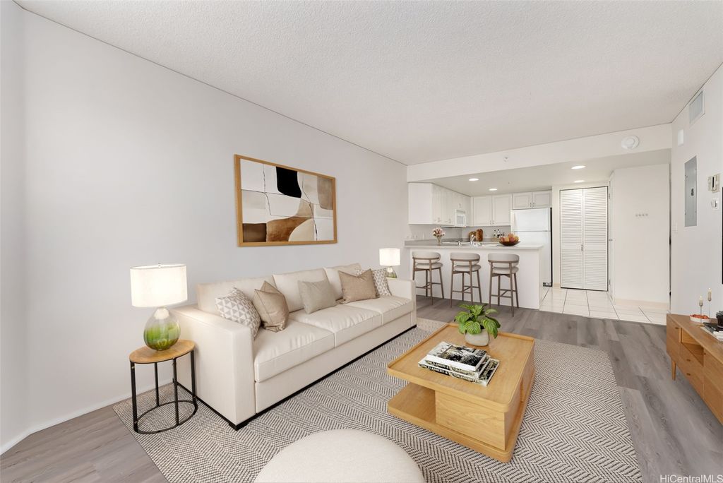 1314 Kalakaua Avenue 707, Honolulu, HI 96826