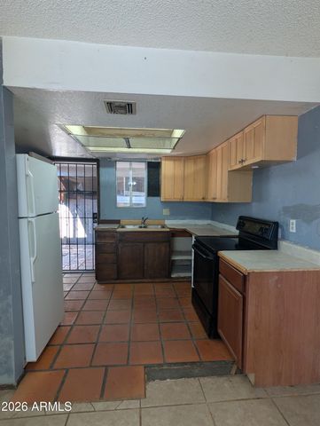 404 E OSAGE Avenue, Apache Junction, AZ 85119