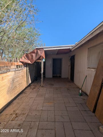 404 E OSAGE Avenue, Apache Junction, AZ 85119