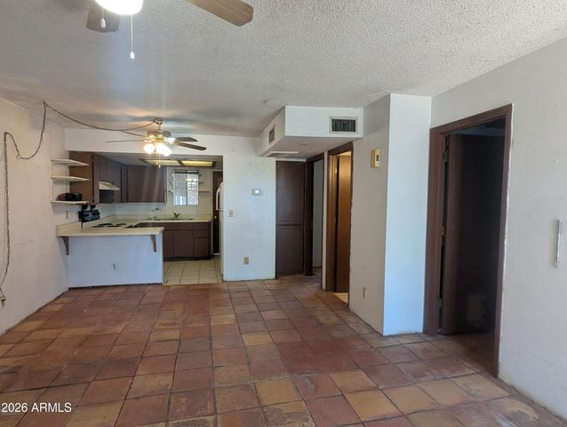 404 E OSAGE Avenue, Apache Junction, AZ 85119