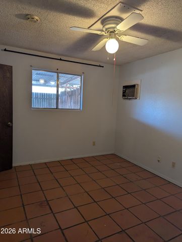 404 E OSAGE Avenue, Apache Junction, AZ 85119