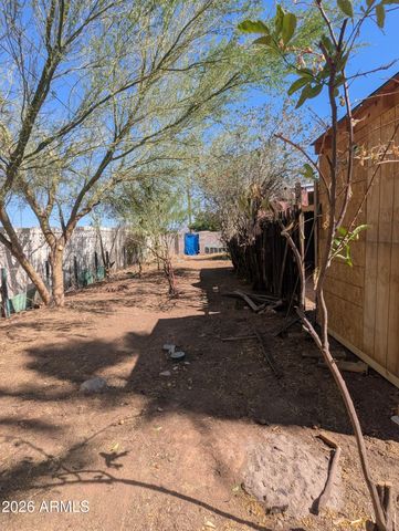 404 E OSAGE Avenue, Apache Junction, AZ 85119