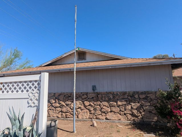 404 E OSAGE Avenue, Apache Junction, AZ 85119