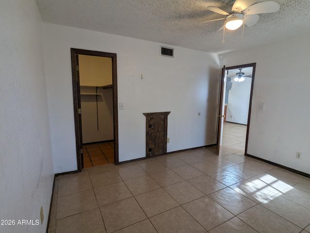 404 E OSAGE Avenue, Apache Junction, AZ 85119