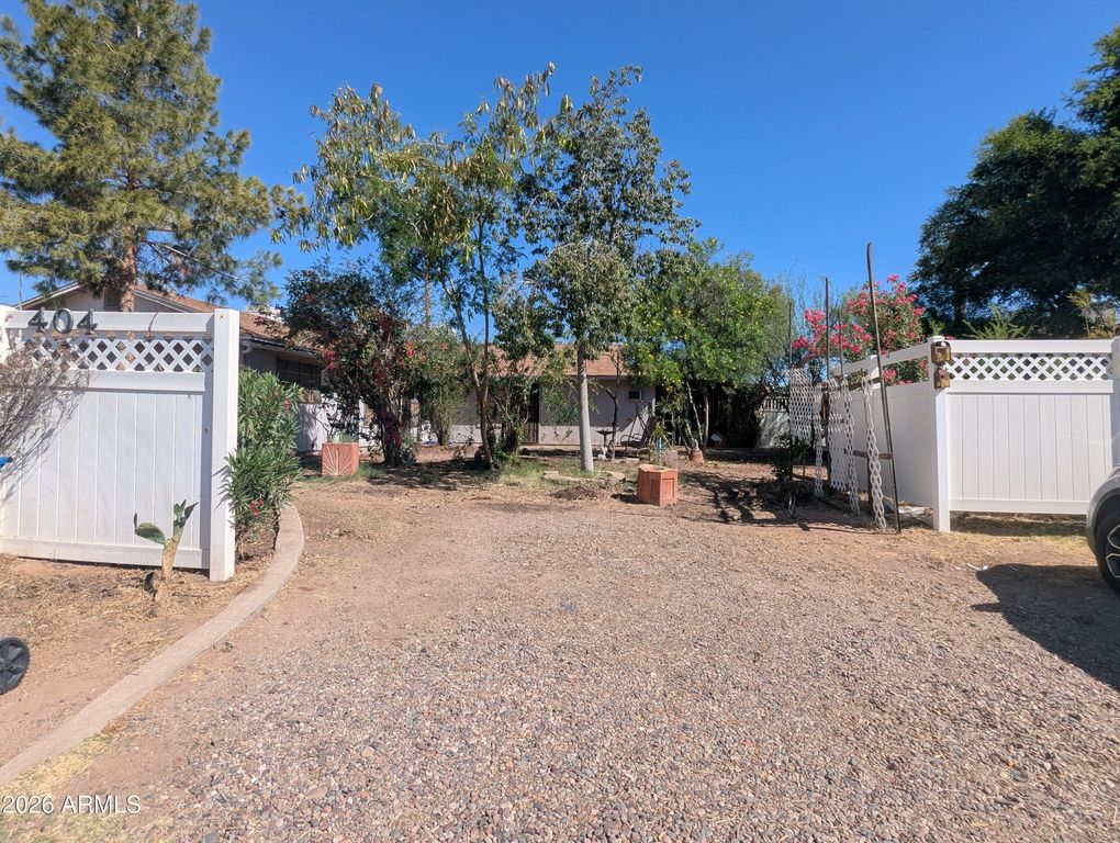 404 E OSAGE Avenue, Apache Junction, AZ 85119