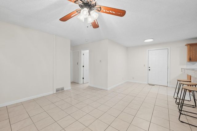 457 N High St, Wichita, KS 67203