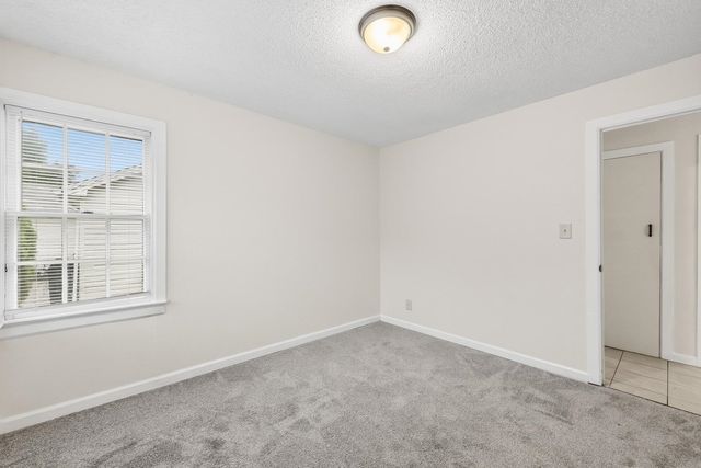 457 N High St, Wichita, KS 67203