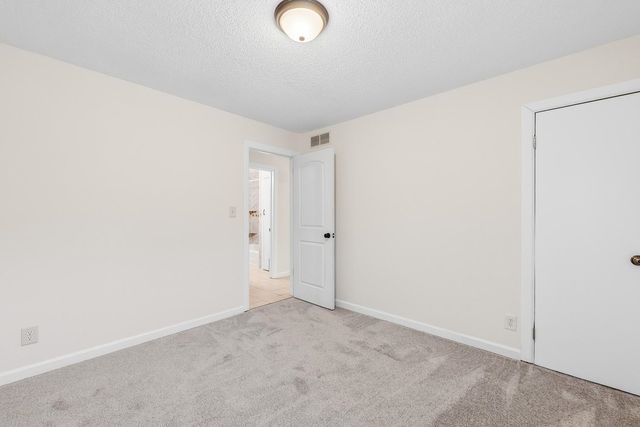 457 N High St, Wichita, KS 67203