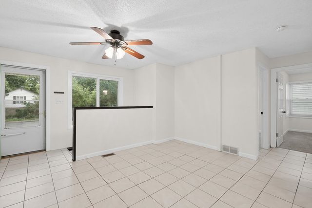 457 N High St, Wichita, KS 67203