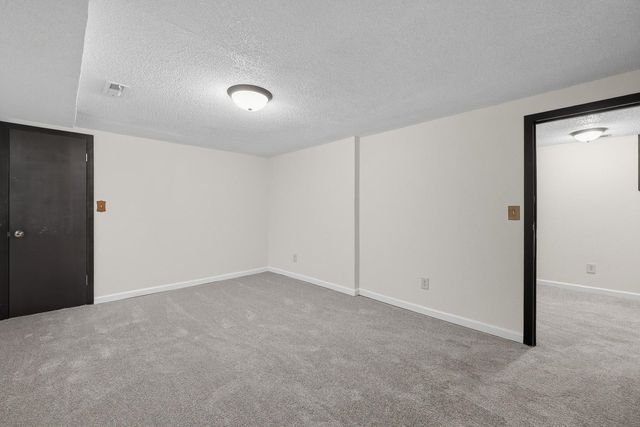 457 N High St, Wichita, KS 67203