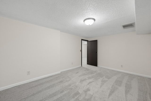 457 N High St, Wichita, KS 67203