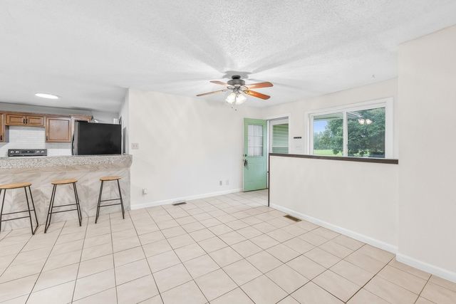 457 N High St, Wichita, KS 67203