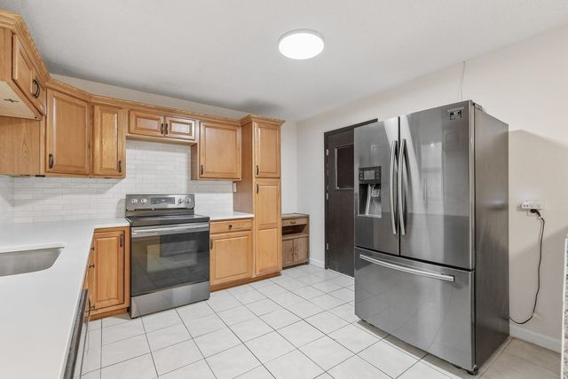 457 N High St, Wichita, KS 67203