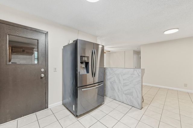 457 N High St, Wichita, KS 67203