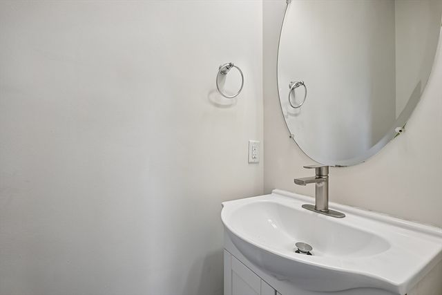 19 Crispwater Way 178, Hopkinton, MA 01748