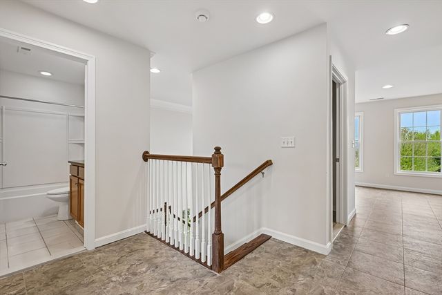 19 Crispwater Way 178, Hopkinton, MA 01748