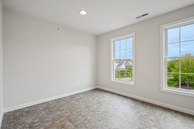 19 Crispwater Way 178, Hopkinton, MA 01748