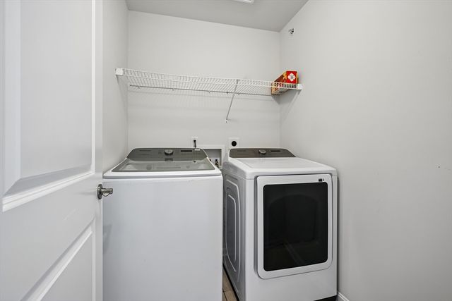 19 Crispwater Way 178, Hopkinton, MA 01748