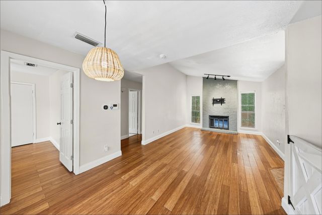 1108 Quail Valley Lane 221, Arlington, TX 76011