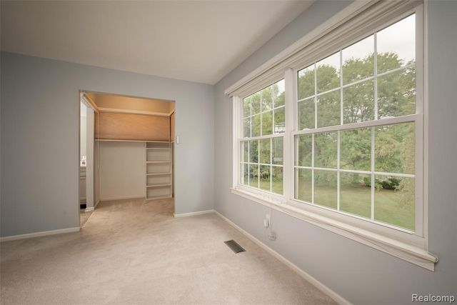 2689 Williamsburg Circle, Auburn Hills, MI 48326