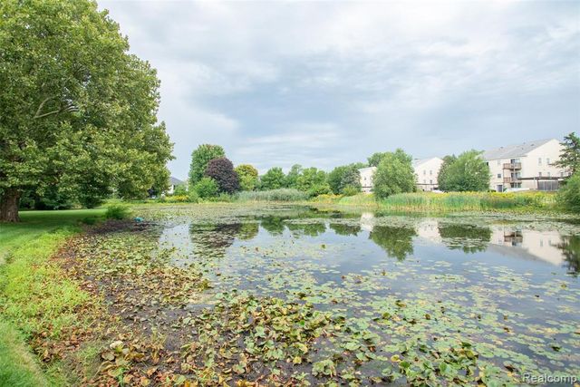 2689 Williamsburg Circle, Auburn Hills, MI 48326