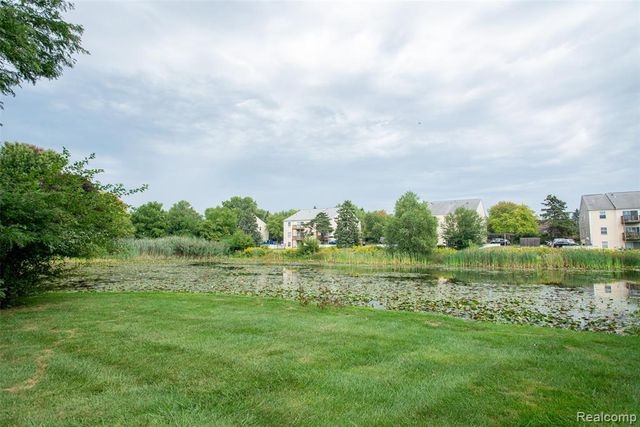 2689 Williamsburg Circle, Auburn Hills, MI 48326