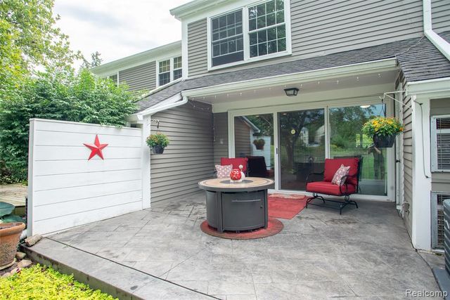 2689 Williamsburg Circle, Auburn Hills, MI 48326
