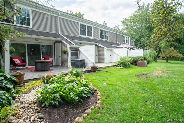 2689 Williamsburg Circle, Auburn Hills, MI 48326