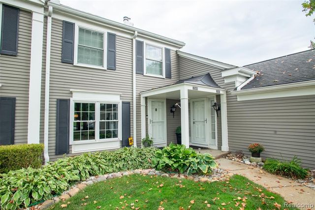 2689 Williamsburg Circle, Auburn Hills, MI 48326