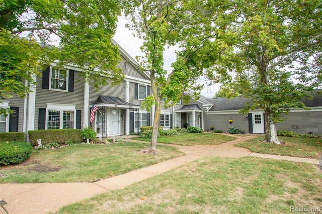 2689 Williamsburg Circle, Auburn Hills, MI 48326