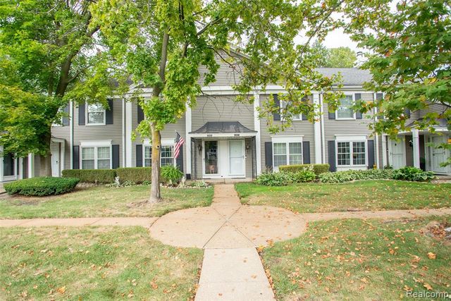2689 Williamsburg Circle, Auburn Hills, MI 48326