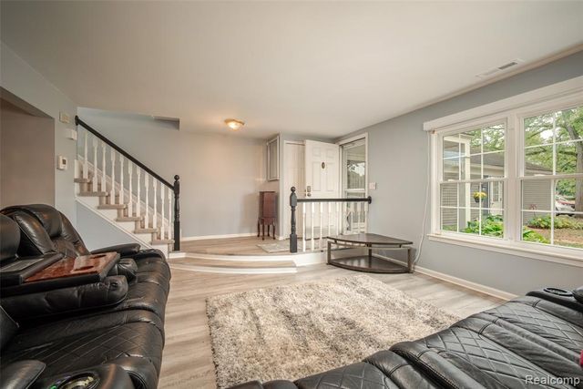 2689 Williamsburg Circle, Auburn Hills, MI 48326
