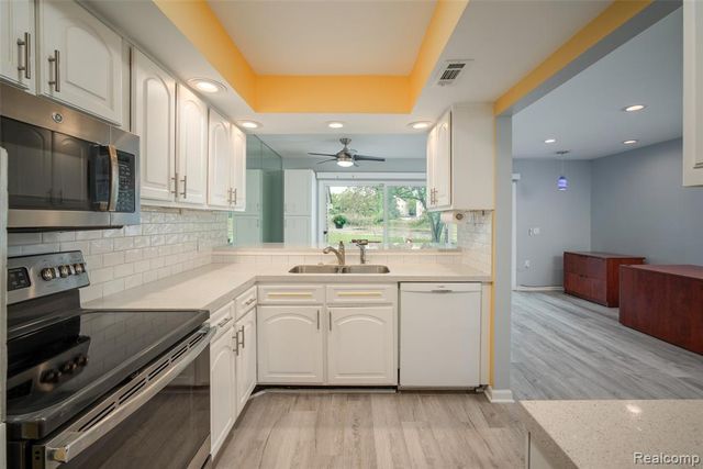 2689 Williamsburg Circle, Auburn Hills, MI 48326