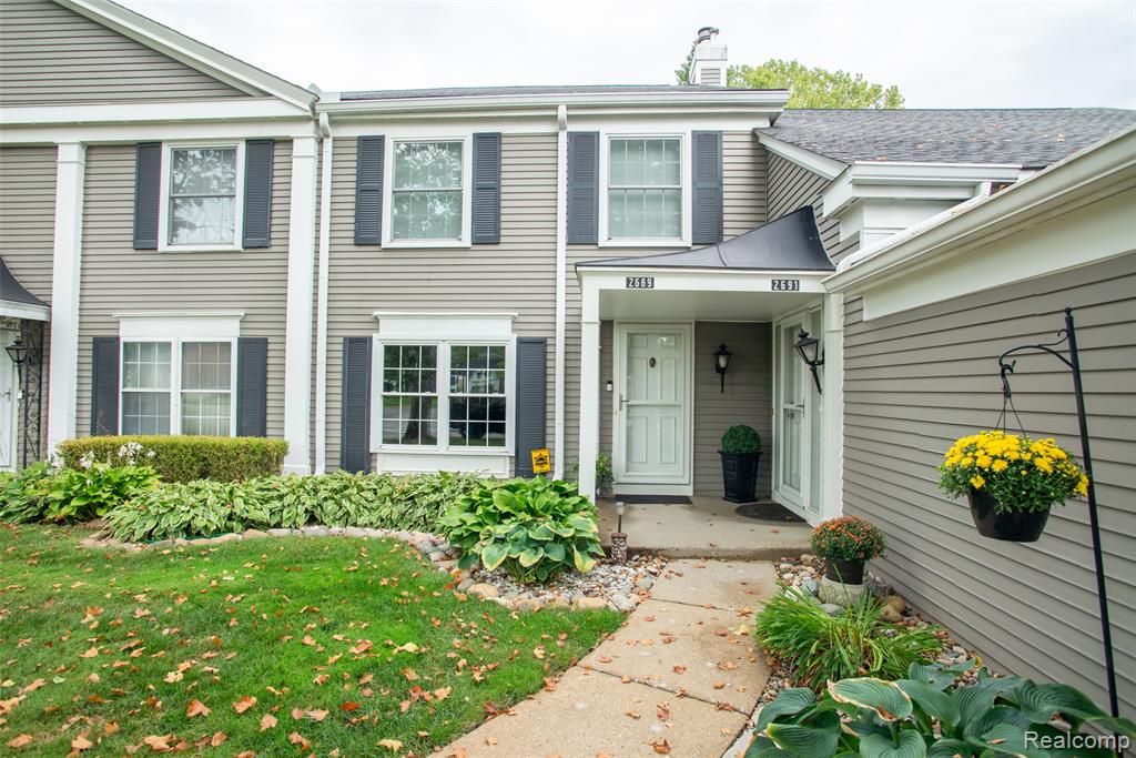 2689 Williamsburg Circle, Auburn Hills, MI 48326