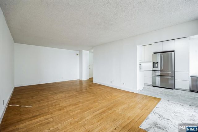 300 Winston Drive 2020, Cliffside Park, NJ 07010