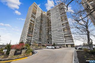300 Winston Drive 2020, Cliffside Park, NJ 07010