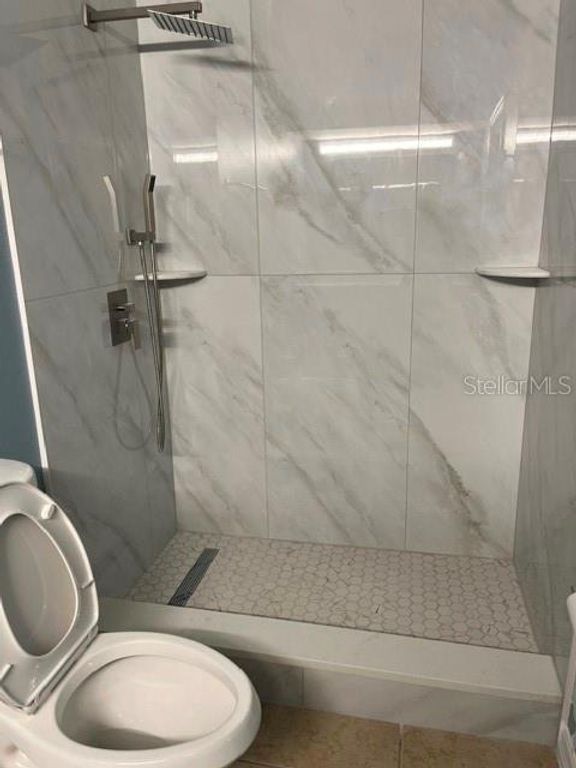 Image 17 of property listing at 495 LAS CORTES LANE 102, Orlando, FL 32824