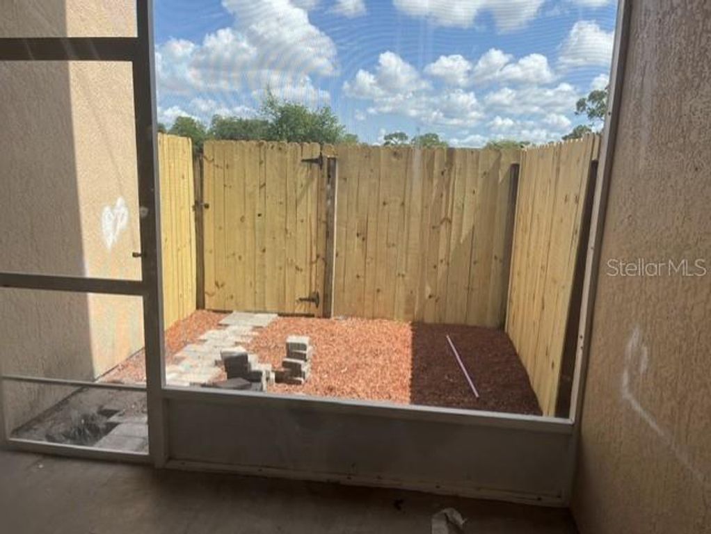 Image 21 of property listing at 495 LAS CORTES LANE 102, Orlando, FL 32824